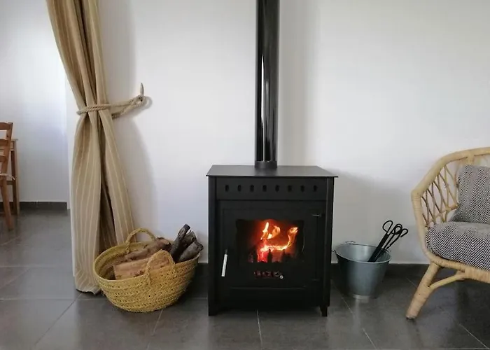 Casa Jardin. Vivienda Rural En Zona Tranquila.