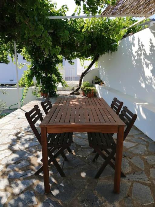 Casa Jardin. Vivienda Rural En Zona Tranquila. Holiday home