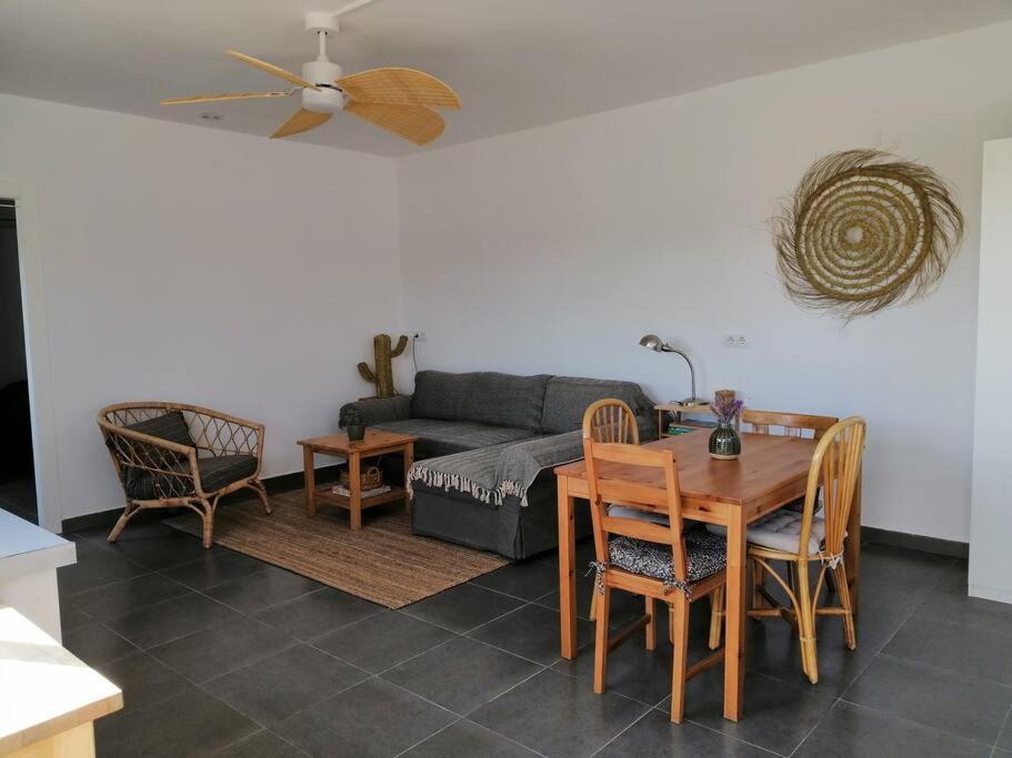 Casa Jardin. Vivienda Rural En Zona Tranquila. Lucainena de las Torres