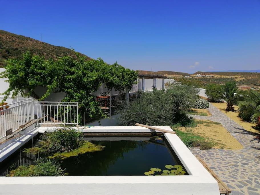 Casa Jardin. Vivienda Rural En Zona Tranquila. *