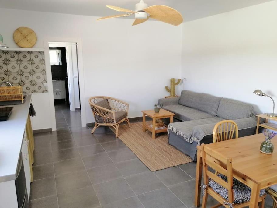 Casa Jardin. Vivienda Rural En Zona Tranquila. Holiday home